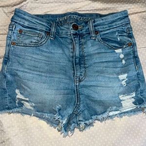title : American Eagle Women Denim Shorts ,Size 2 ,light wash, EXTRA stretch